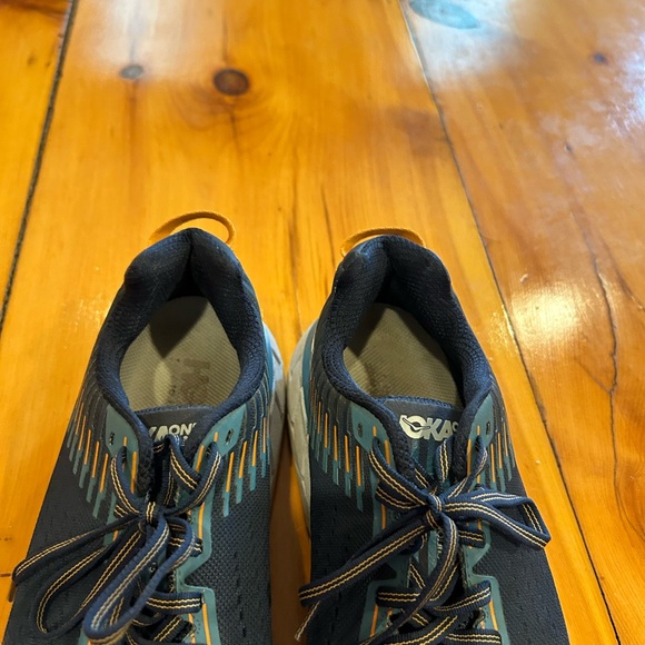 Hoka Clifton 5 - Men's size 8 - Picture 5 of 6